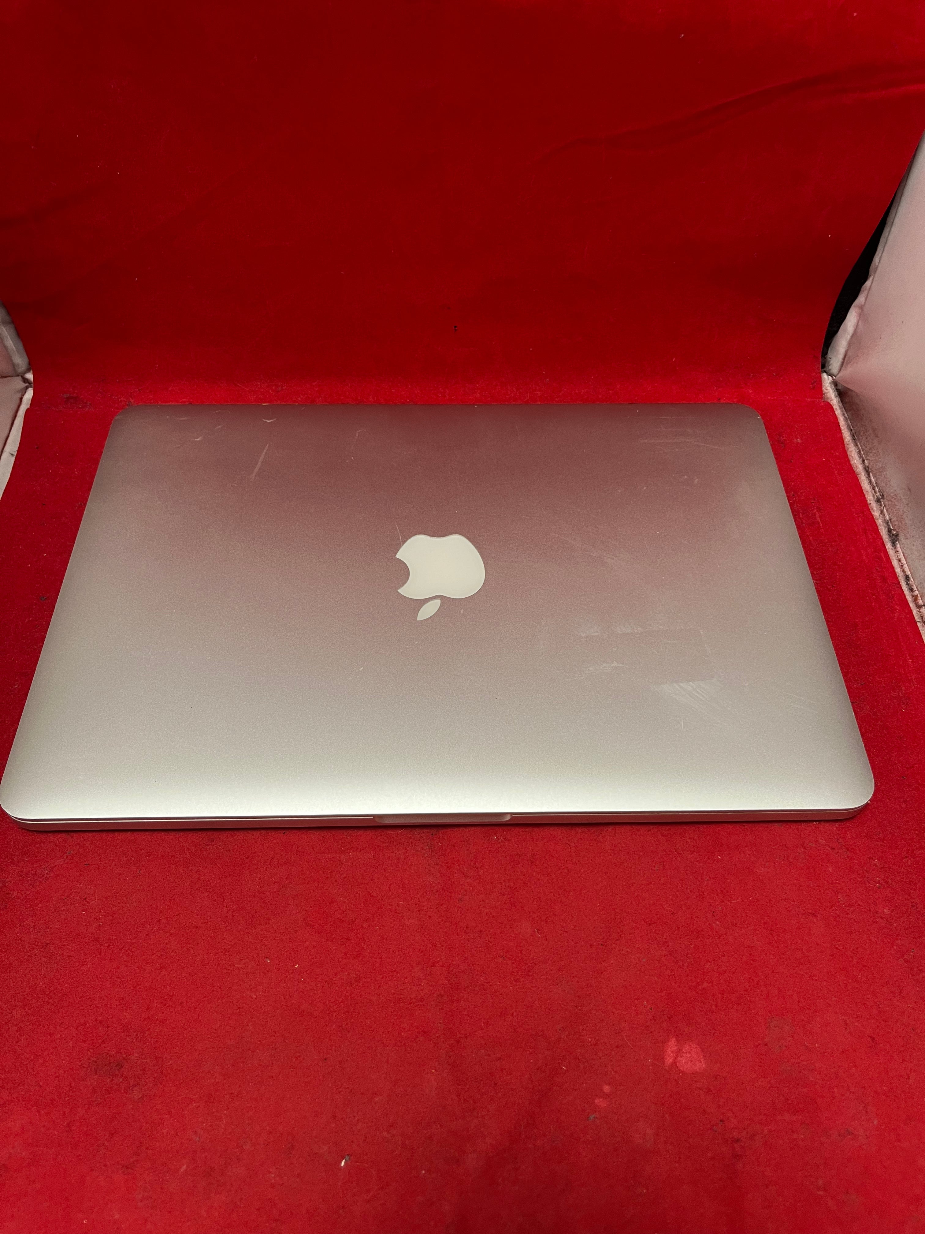 MacBook Pro - Money Maker 